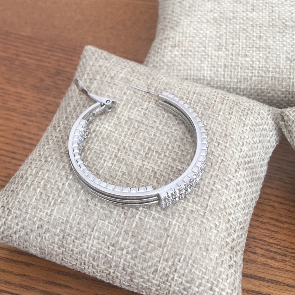 DONATED Silver tone Rhinestone hoops - Picture 5 of 7